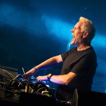 Radio DJ Chris Moyles on his 90s Hangover Tour - Chloe Dunscombe Photography