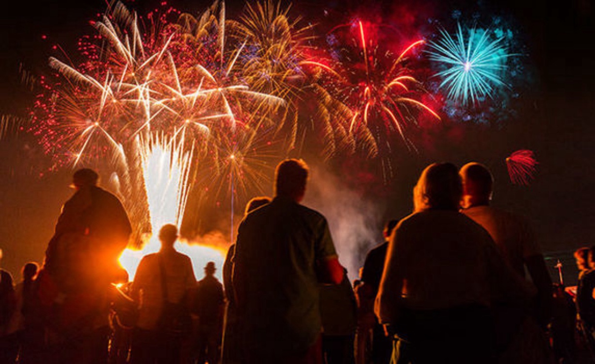Bonfire And Firework Shows All By Stagecoach Bus – THE HERDWICK NEWS